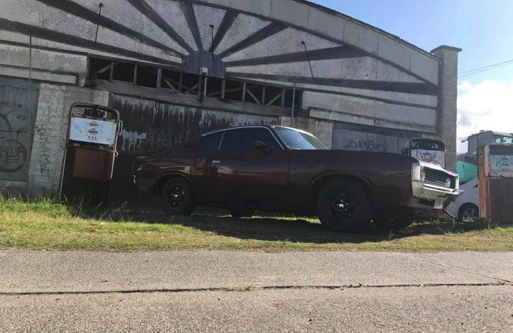 Old Servo VH Charger photo