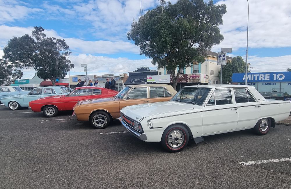 HVCC cars waiting at Kurri Kurri